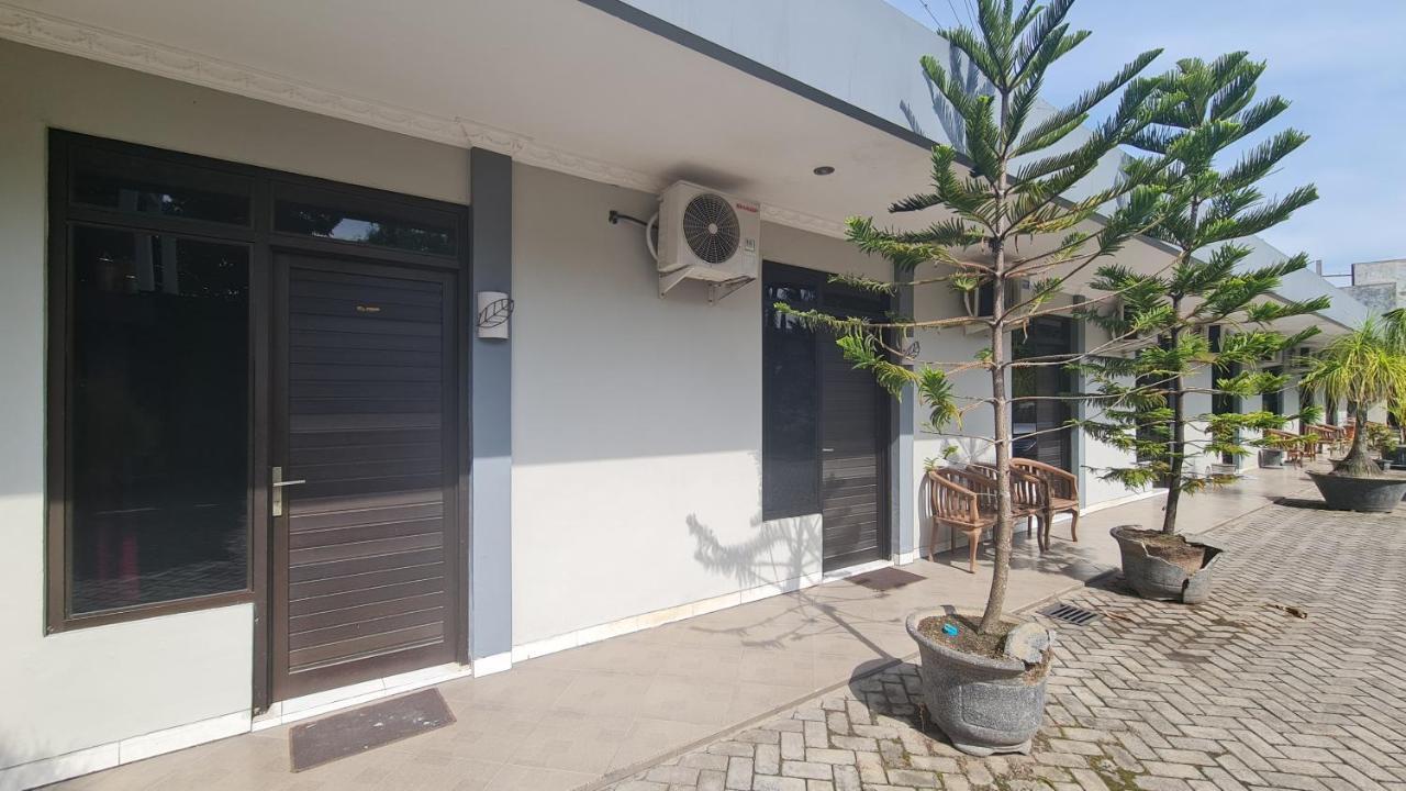 Oyo 90831 Hotel Gardenia Prambanan Solo Exterior foto